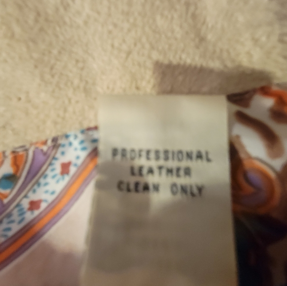 Georggiou Studio -Vintage Fur and Leather Embroidered Vest - Picture 9 of 9